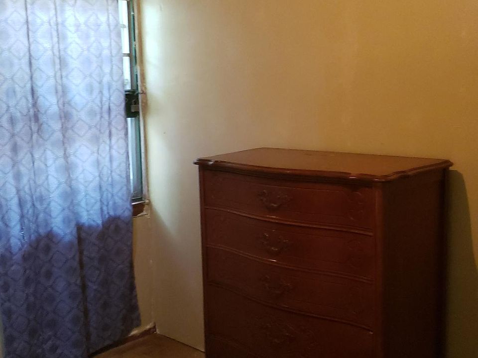 2nd image of 3426 Sparrow St