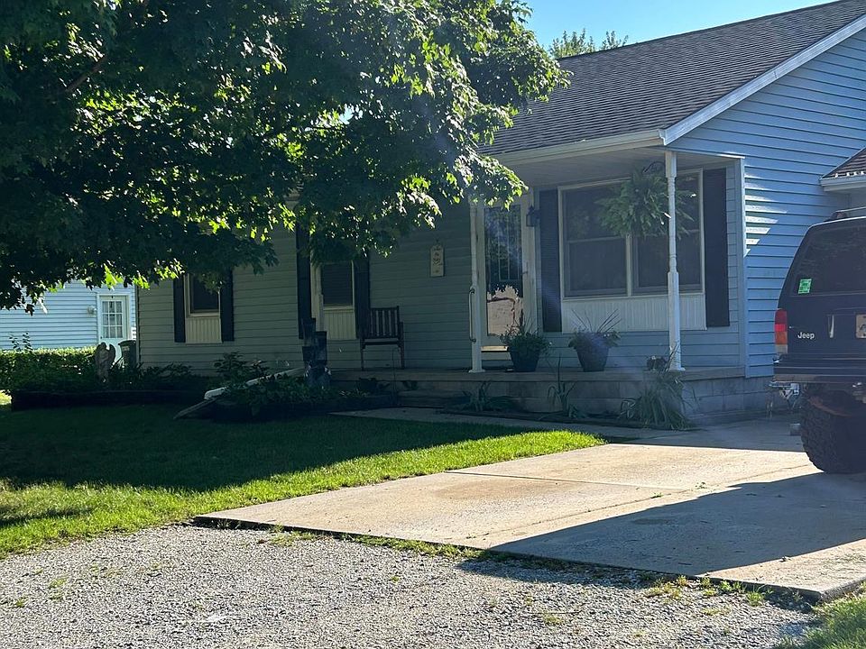 1st image of 824 Saint Paul St