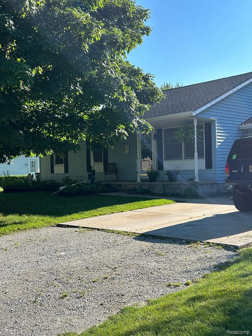 824 Saint Paul St photo 1