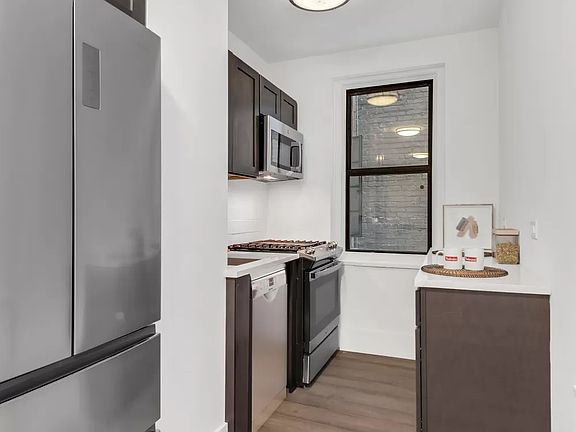 3rd image of 3245 Perry Ave APT 4C