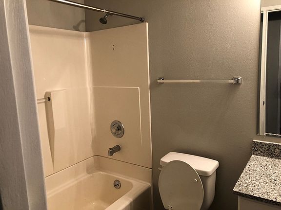 4th image of 1502 B St SE APT 10