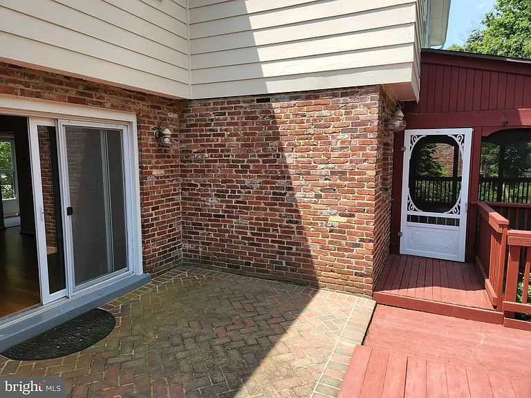 Bound Brook Ln — Photo 8