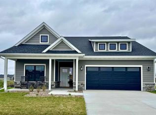 1200 Roosevelt Cir, North Liberty, IA 52317