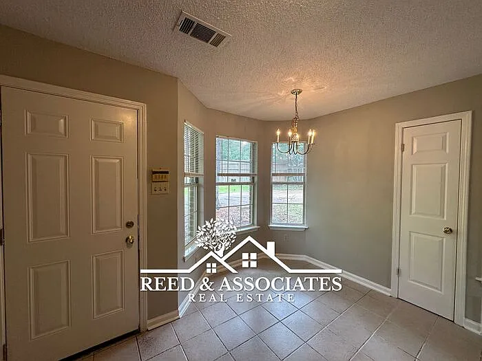 4068 Angelace Dr N — Photo 7