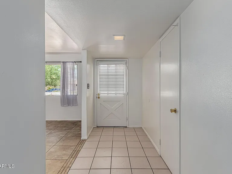 1213 E Riviera Dr — Photo 6