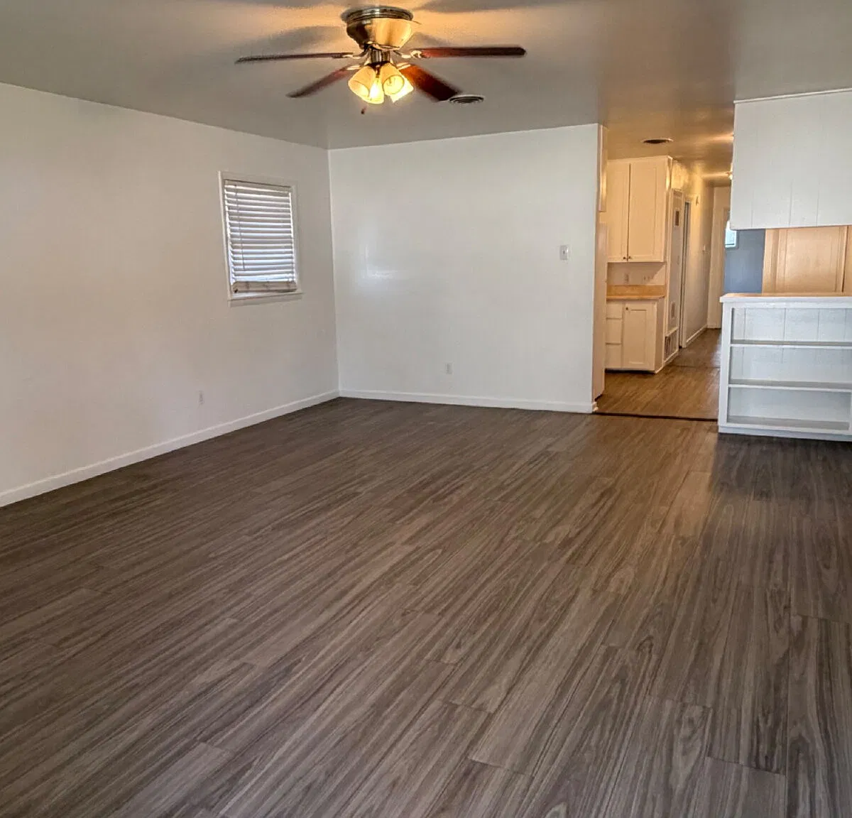 2 bed, 1.0 bath, 1073 sqft, $995 — Photo 2