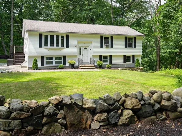93 Spofford St, Georgetown, MA 01833