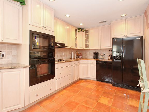 2nd image of 76 Chestnut Ln
