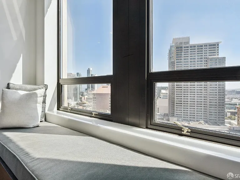 690 Market St #1704 — Photo 30