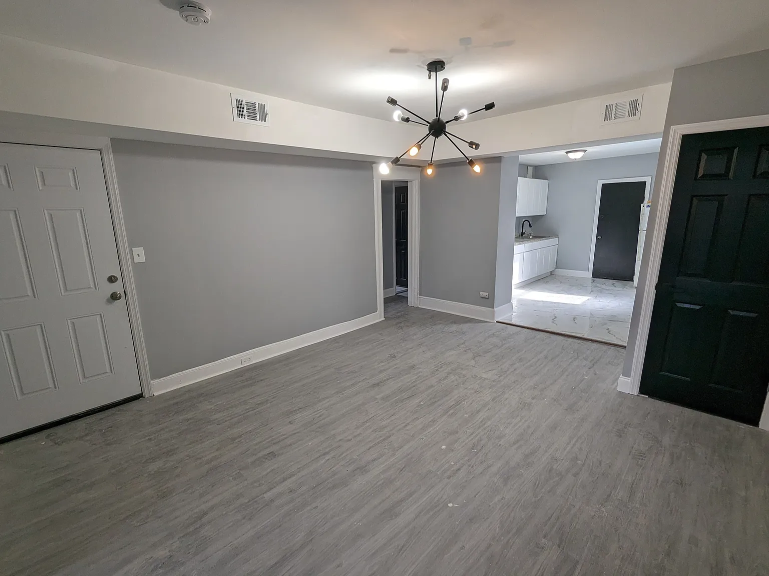 3 bed, $2,200 — Photo 4