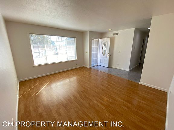 4th image of 680 N Jackson Ave
