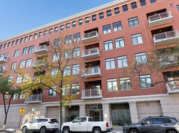 (undisclosed Address), Chicago, IL 60614