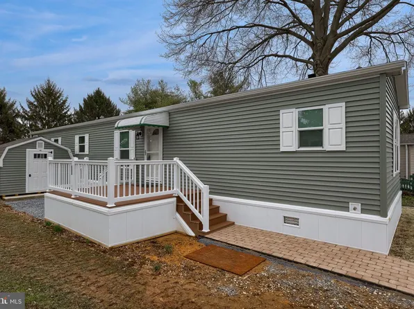 129 Meadow Valley Rd Trailer 11, Ephrata, PA 17522
