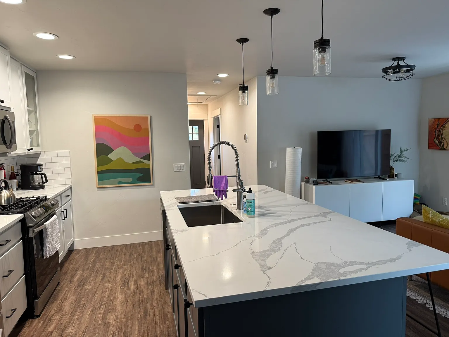 2 bed, 990 sqft, $3,400 — Photo 4