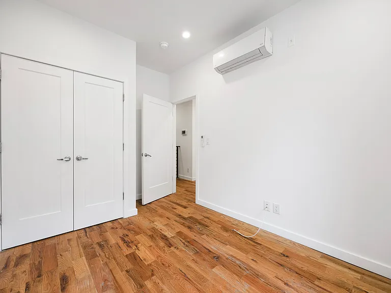 453 Irving Ave #1D — Photo 7