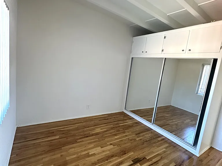 4500 E 7th St #15 — Photo 7