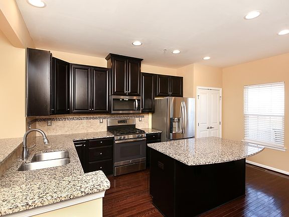 4th image of 443 Arbor Blvd