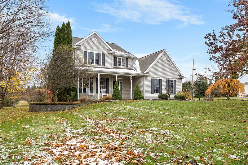 3rd image of 74 Moreland Drive