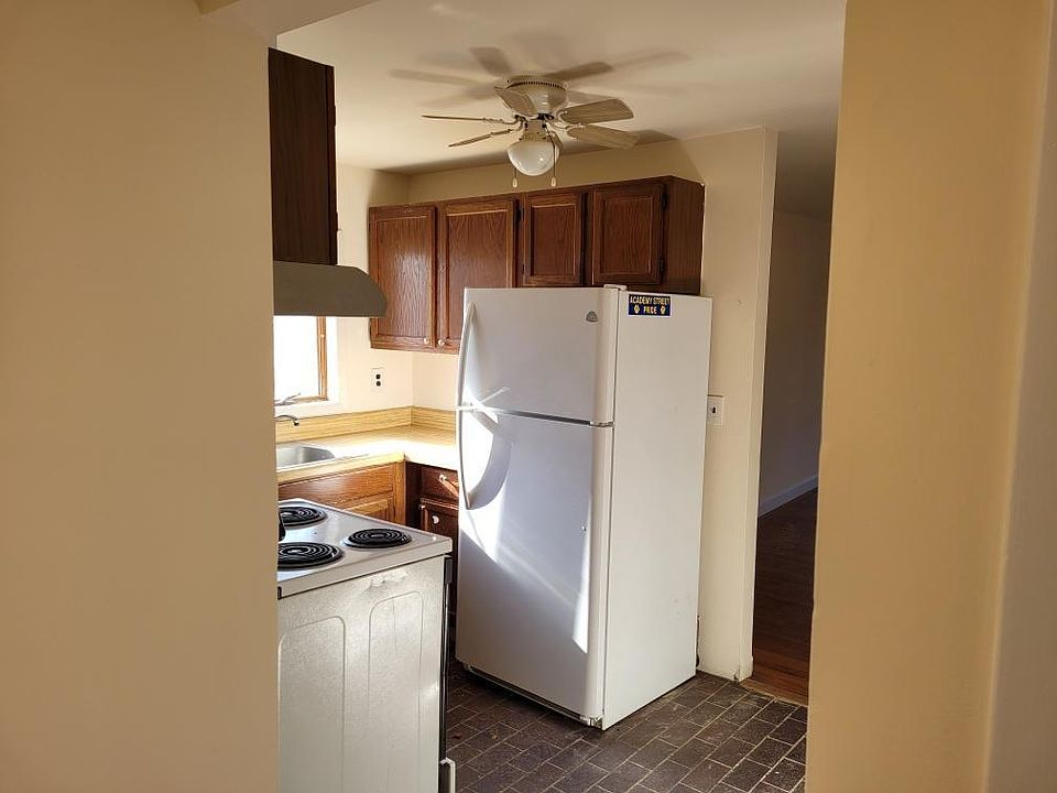 2nd image of 347 McConnell Ave #1