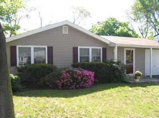 19 Newport Ave, Selden, NY 11784