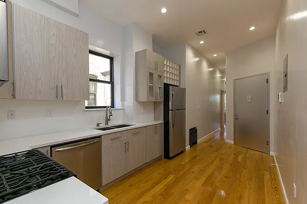 Rented by Nooklyn NYC LLC | media 17