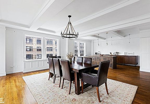 4th image of 617 W End Ave #12AB
