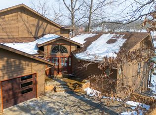 396 Lake Indian Hills Cir, Carbondale, IL 62902