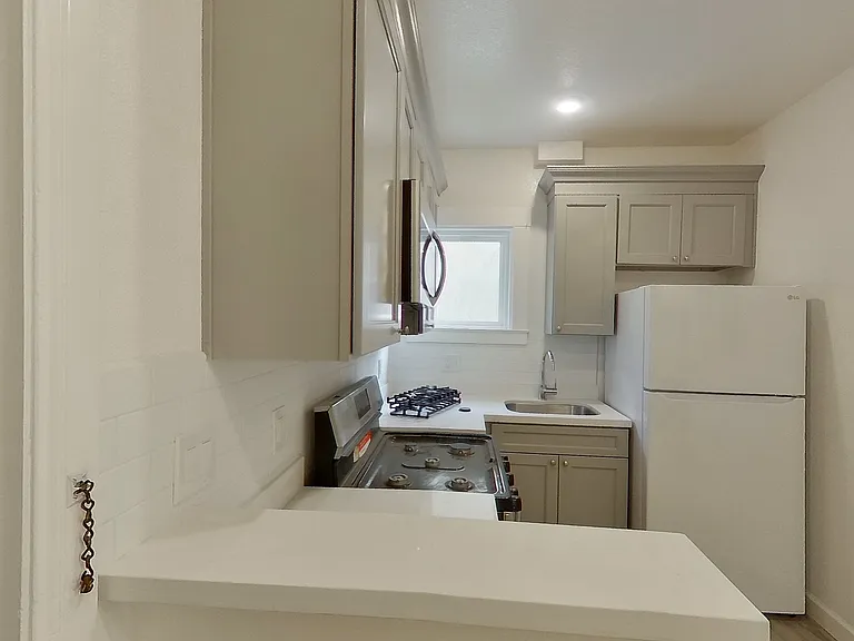 2644 Dwight Way — Photo 5