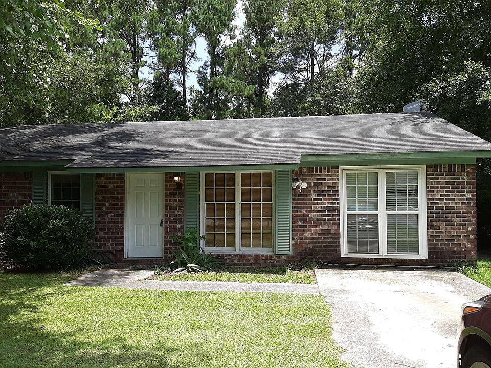 2nd image of 122 Lisa Dr