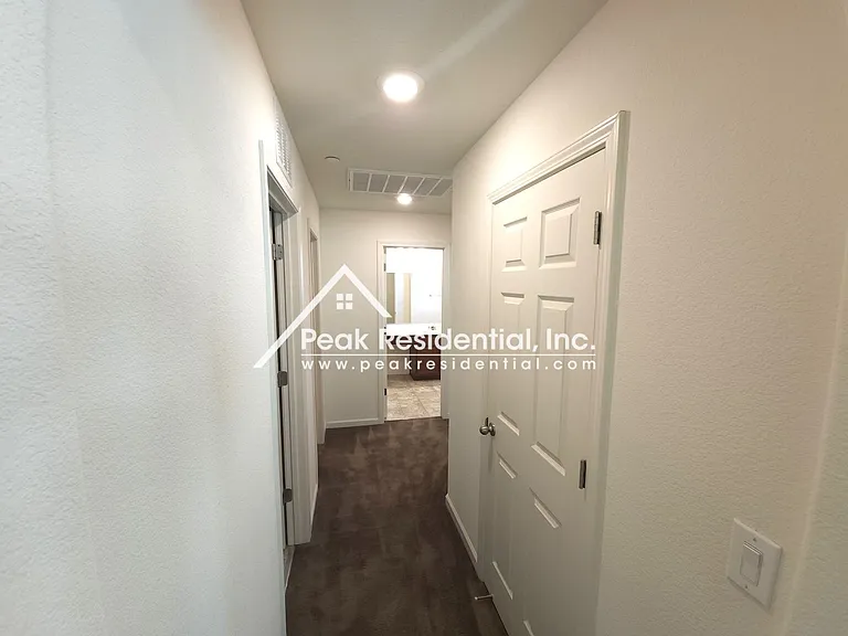 5343 Kankakee Dr — Photo 16