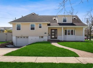 955 East End, Woodmere, NY 11598