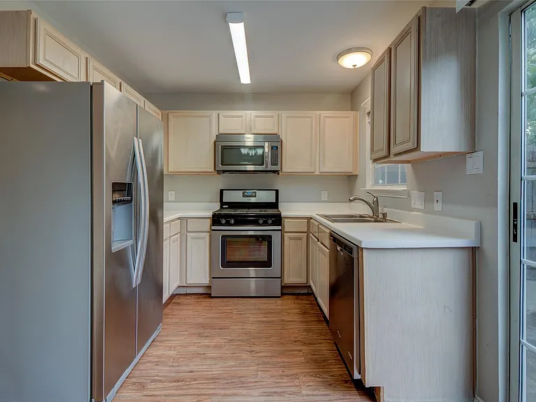 202 S College St #5 — Photo 19