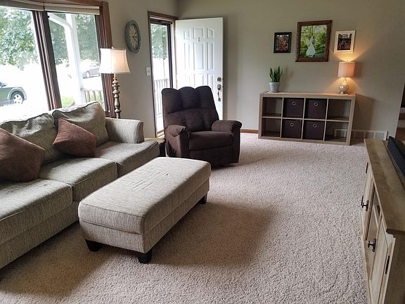 Great room 1051 Green Bay St Onalaska Sy