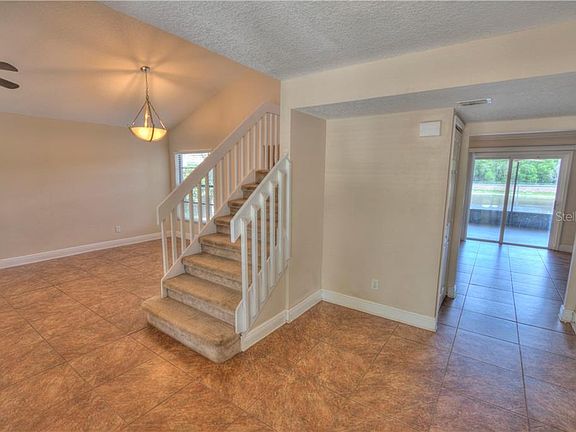 2nd image of 3384 Hillmont Cir