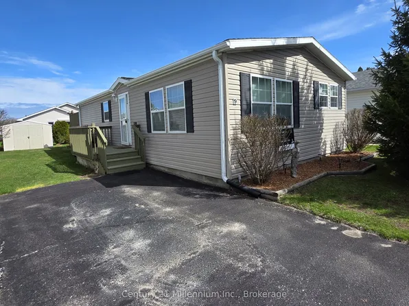 9 Illinois Cres, Wasaga Beach, ON L9Z 3A8