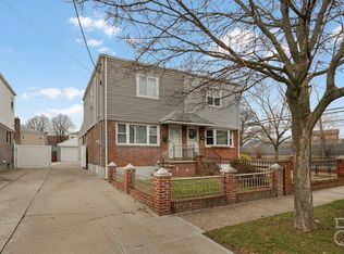 9904 199th St, Hollis, NY 11423