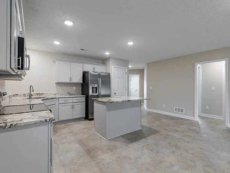 305 Breckinridge Cir — Photo 11