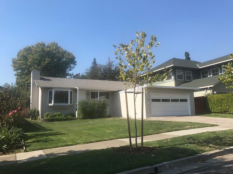 1st image of 1074 Connecticut Dr