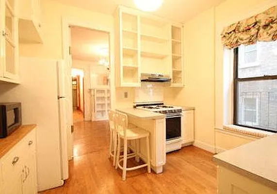 Rented by Kian Realty | media 39