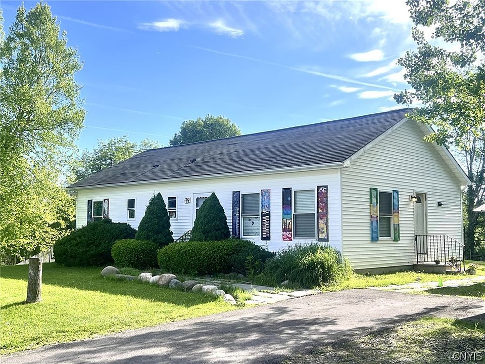 1st image of 36 Fox Hollow Rd