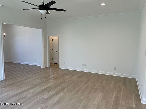 4th image of 316 Hidden Meadows Dr