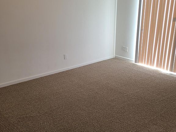 4th image of 2810 Estes Ct