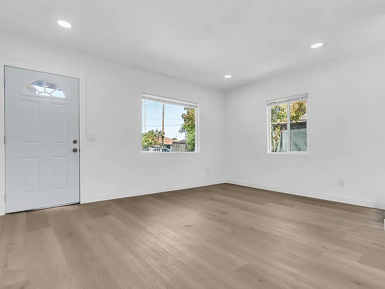 5518 Denker Ave — Photo 22
