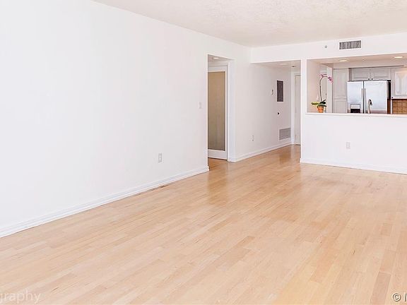 4th image of 1900 Sunset Harbour Dr Suite 2006
