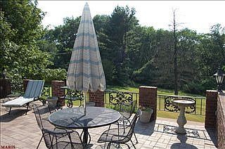 2nd image of 159 Ladue Oaks Dr