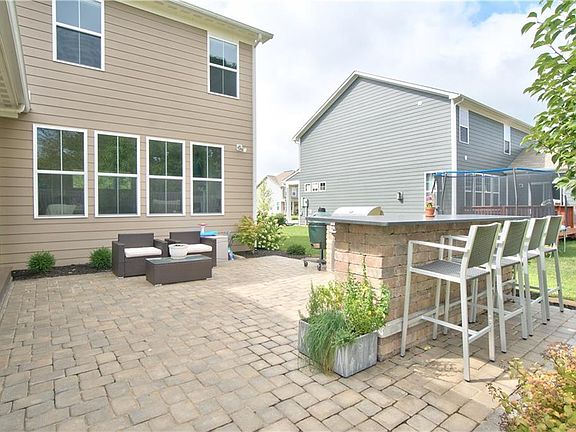3rd image of 7754 Rosemont Dr