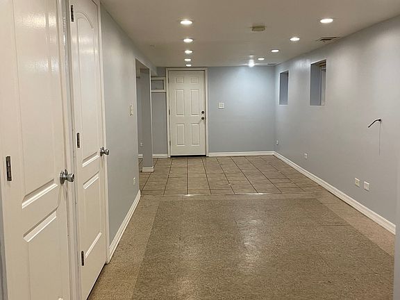 3rd image of 2451 N Maplewood Ave #G