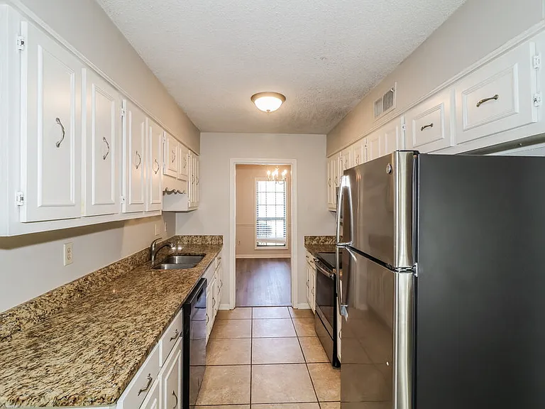 7261 Hollorn Ln — Photo 7