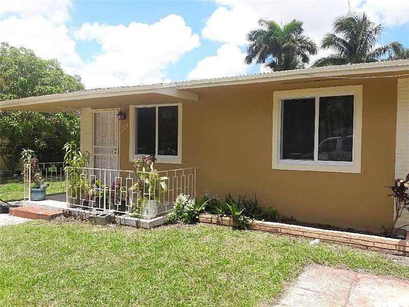 1st image of 2979 NW 11th St