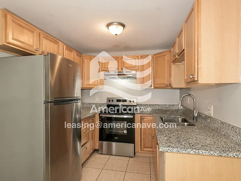 332807_006_kitchen_6.jpg